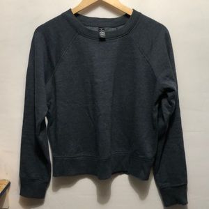 New crewneck crop sweatshirt